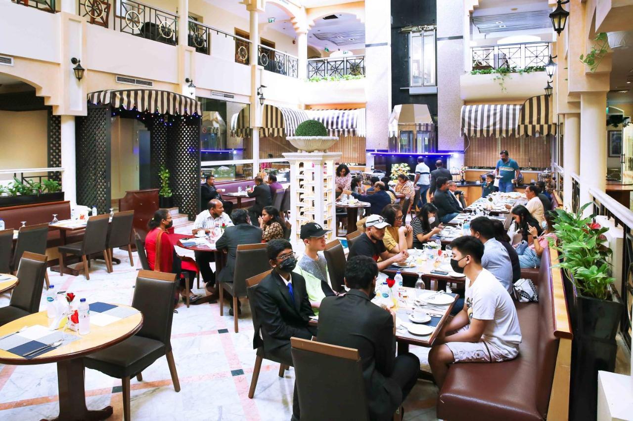 Al Seef Hotel Charjah Extérieur photo