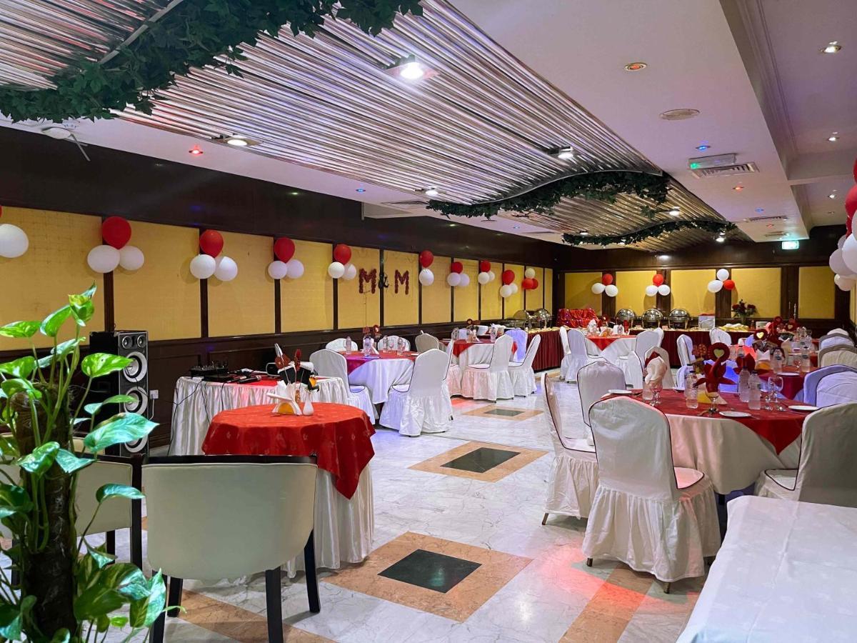 Al Seef Hotel Charjah Extérieur photo